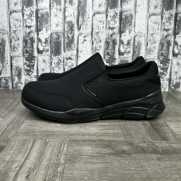 Skechers Equalizer Men size 12 Triple Black Slip On Casual Shoes Wide - Picture 2 of 8